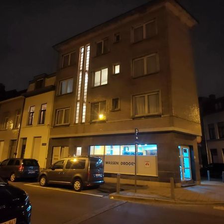 Mooi Slaapkamer! Proper En Compact Place Voor 3 Antwerpen Bagian luar foto