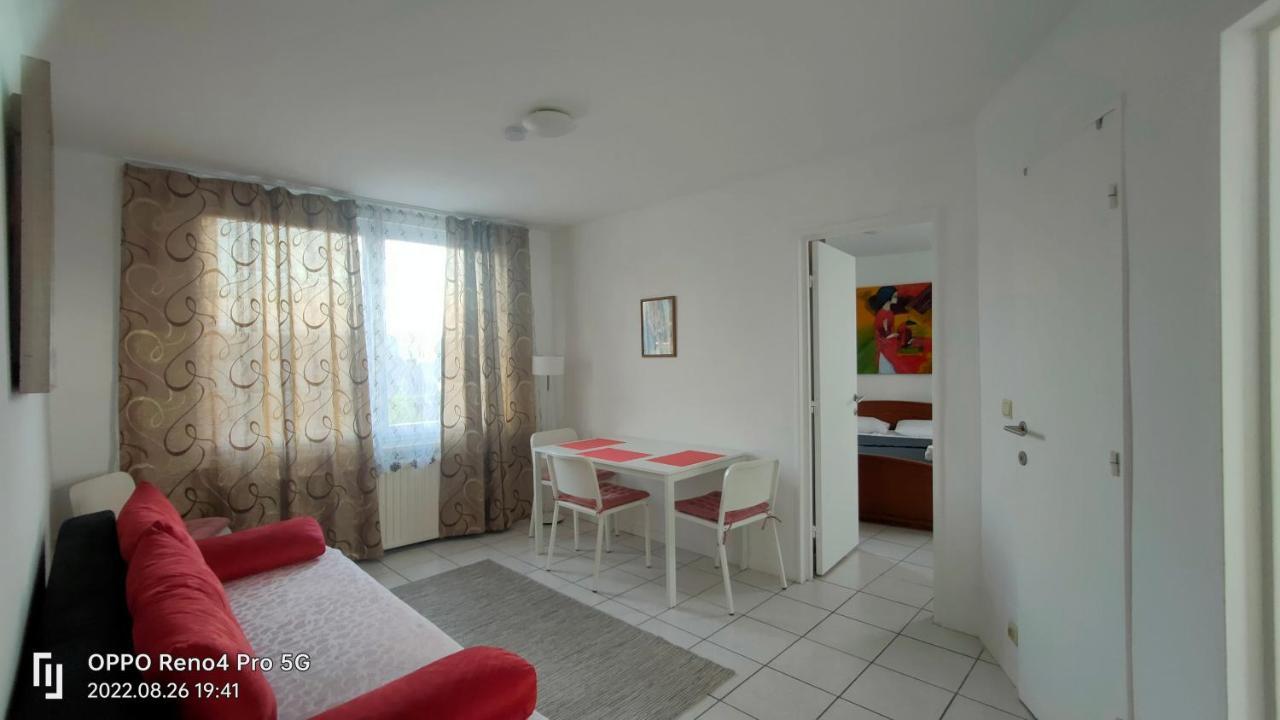 Mooi Slaapkamer! Proper En Compact Place Voor 3 Antwerpen Bagian luar foto