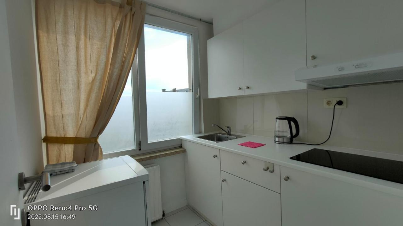Mooi Slaapkamer! Proper En Compact Place Voor 3 Antwerpen Bagian luar foto